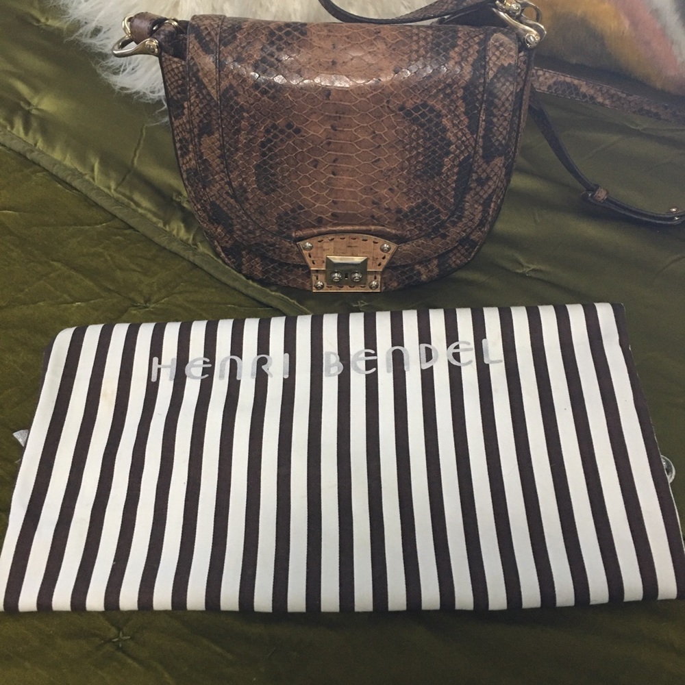 Henri Bendel crossbody w detachable strap